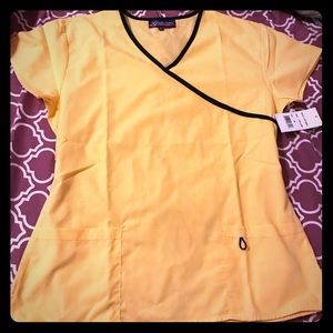 NWT GREENTOWN Scrubs Set